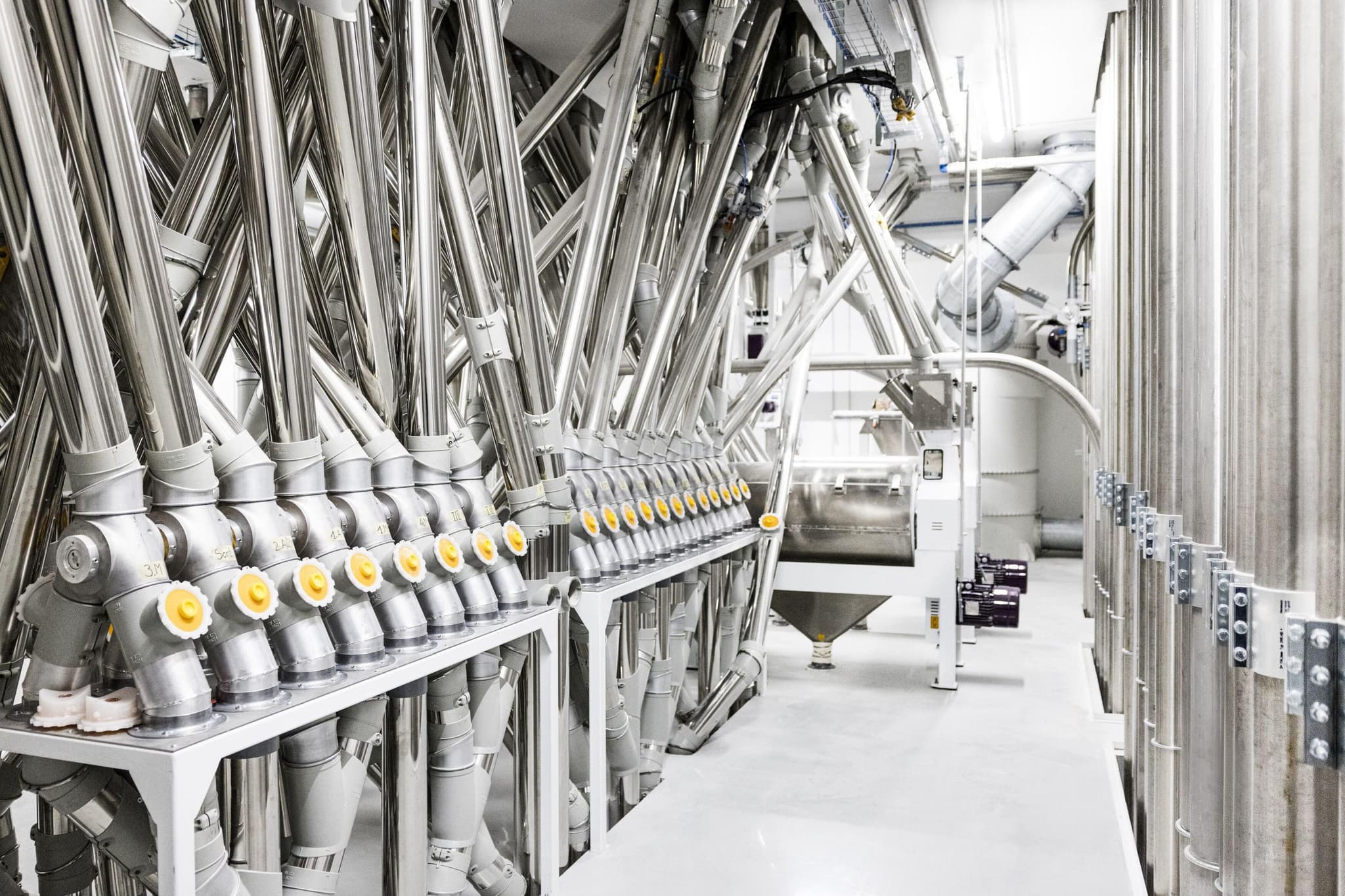 Antersdorfer mahlt und flockt     in neuer Bio-Mühle