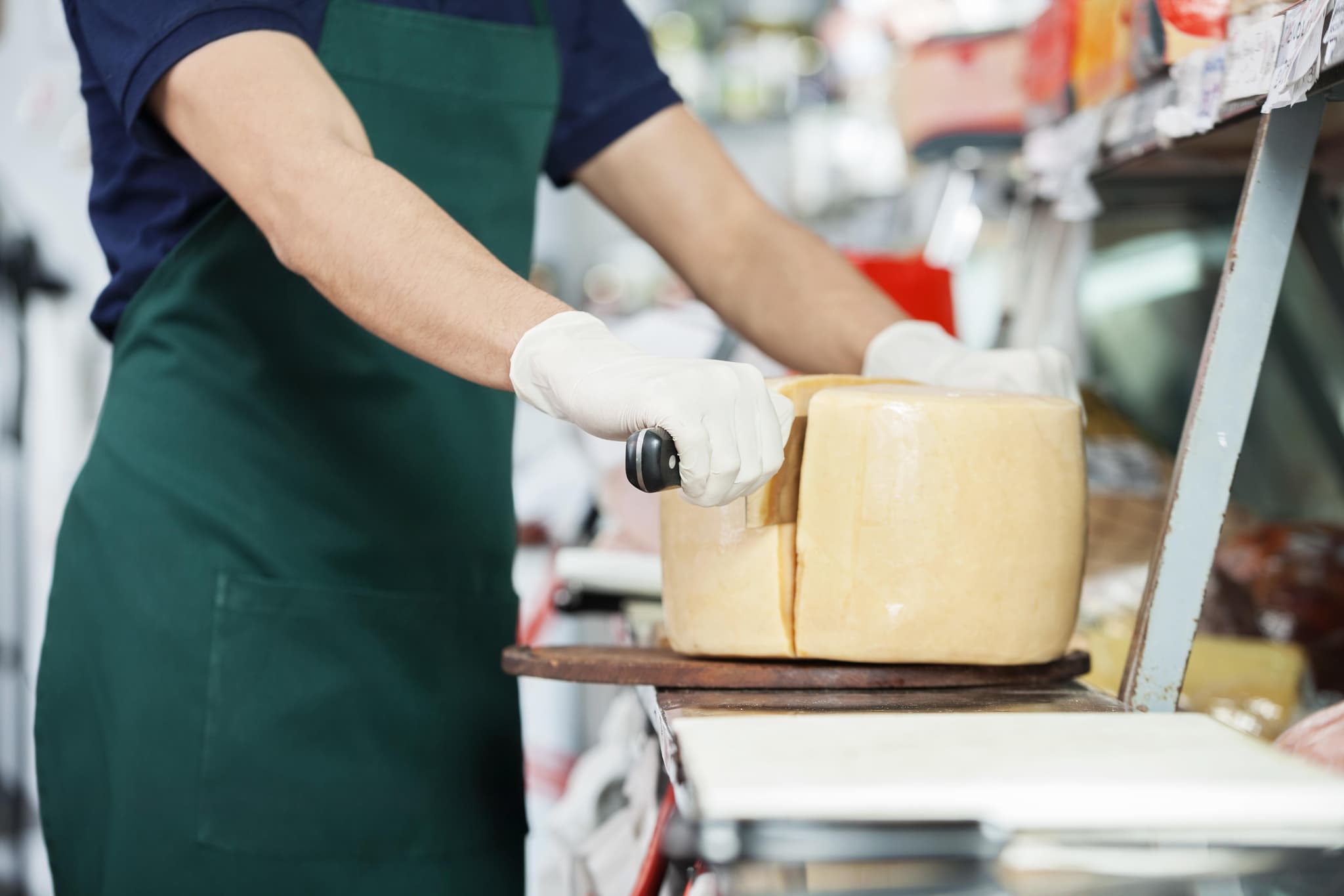 Geht schon: Bio-Käse und -Wurst verpackungsfrei