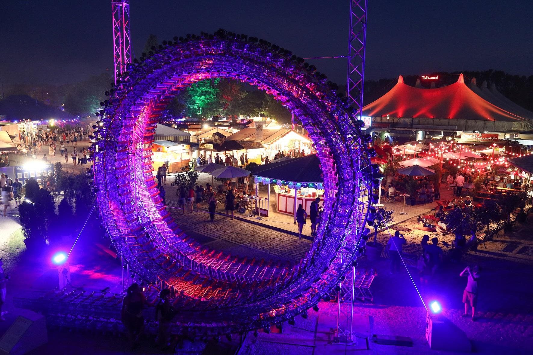 Feiern auf dem Umweltfestival Tollwood